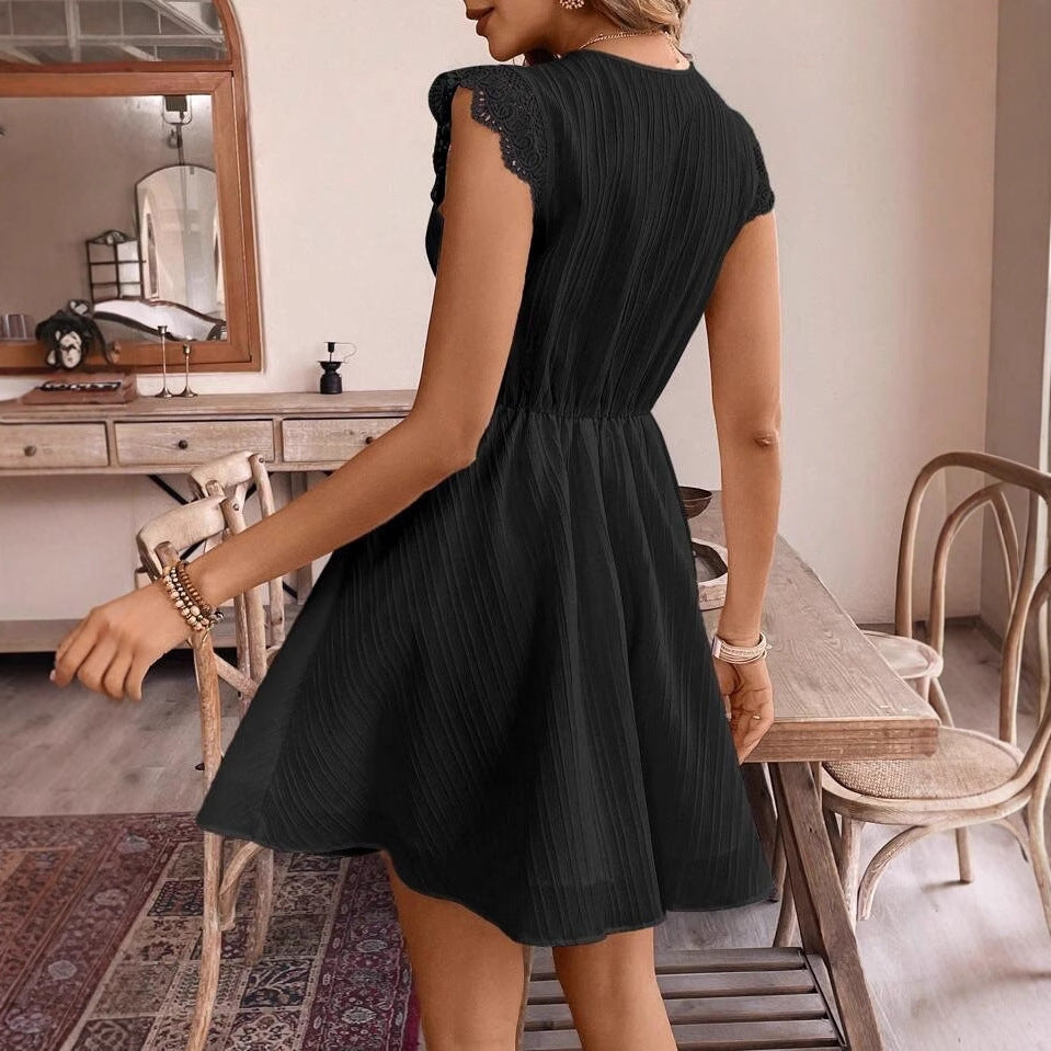 Hollow Out V-neck Waist Trimming Short-sleeved Leisure Dress